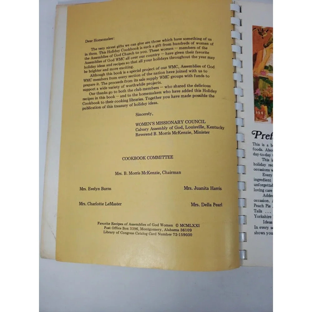 Holiday Cookbook Assemblies of God Women 900 Recipes for All Holidays VTG 1971